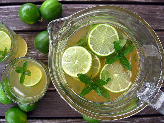 voda za detoksikaciju zelenog čaja